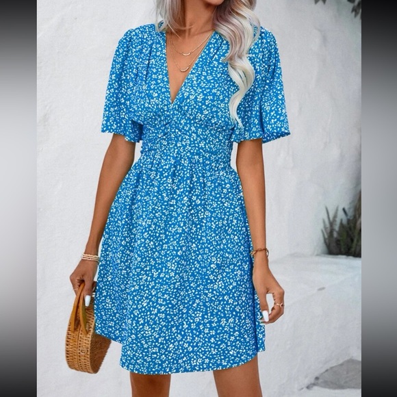 Boho floral print butterfly sleeve mini dress - Picture 2 of 7